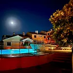 Hotel apartamentowy Borgo Punta La Maddalena (Sassari)