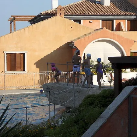 Borgo Punta Aparthotel 4*
